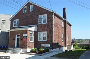 Building Photo - 109 7th St