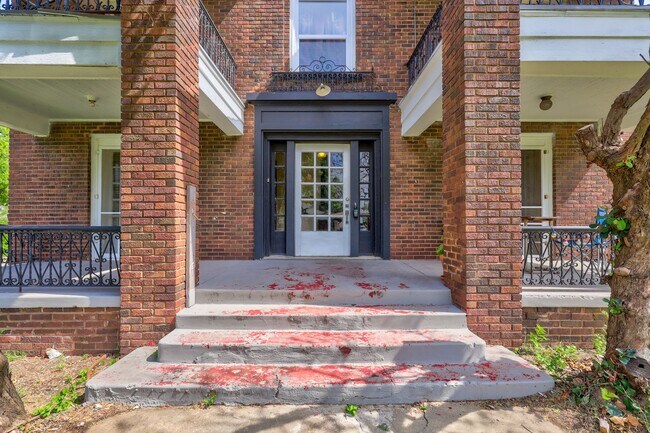 Foto del edificio - 1 Bed 1 Bath apartment in Okc close to Plaza District! Half off on first month's rent!