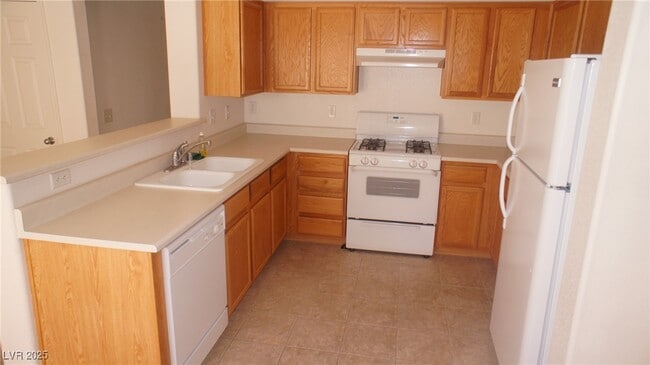 Building Photo - 989 Coronado Peak Ave