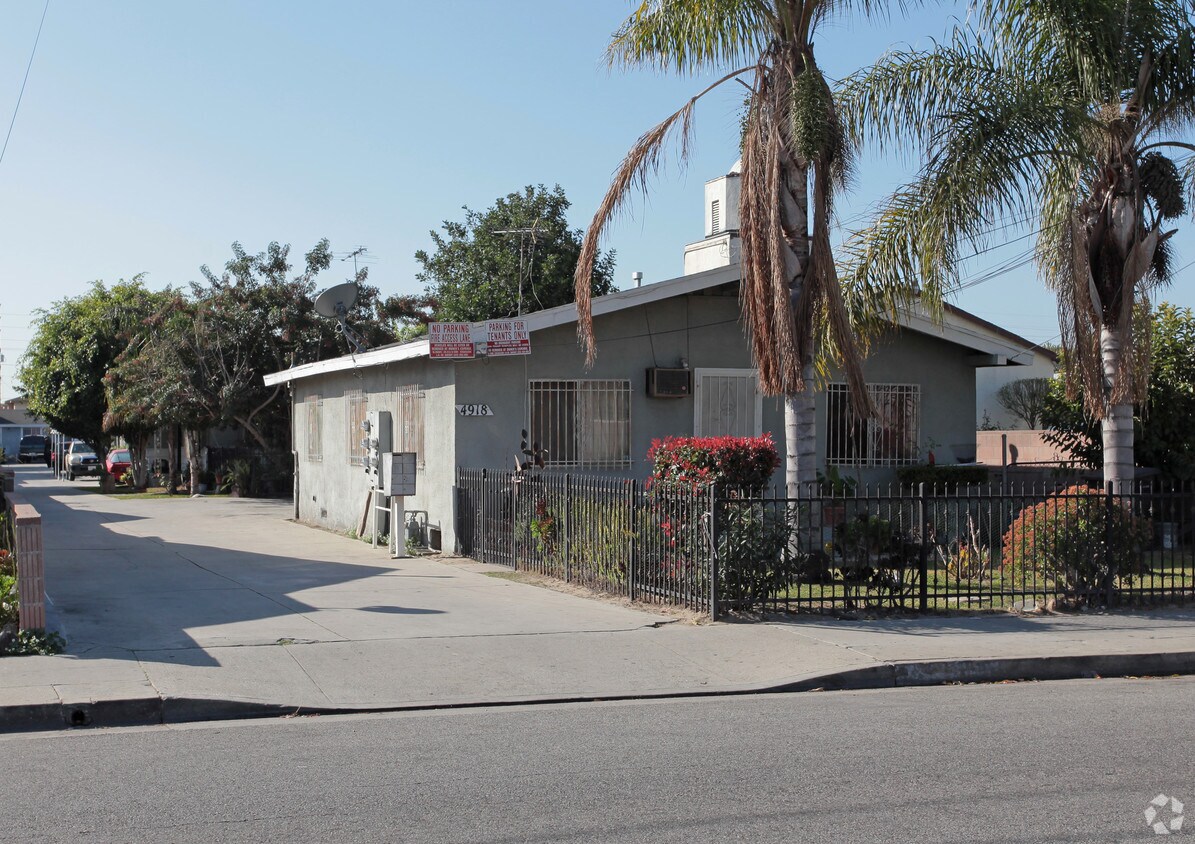 Primary Photo - 4918-4920 Clara St