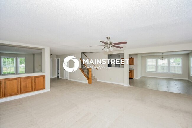 Foto del edificio - 3 Bedroom Pet-Friendly Home in Indianapolis, IN with Main Street Renewal