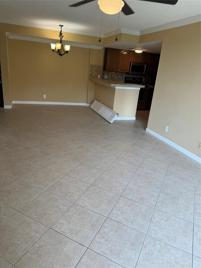 Foto del edificio - 10757 Cleary Blvd