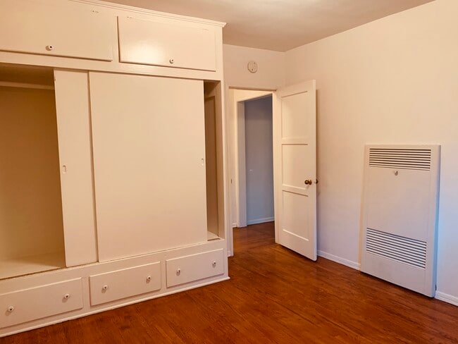 bedroom facing into hall - 2624 1/2 S Sepulveda Blvd