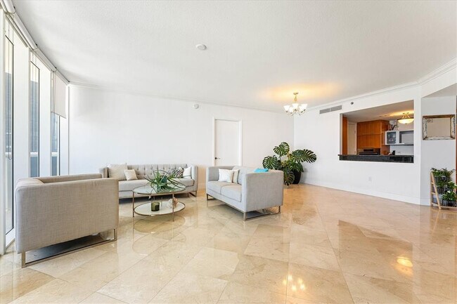 Building Photo - 17201 Collins Ave