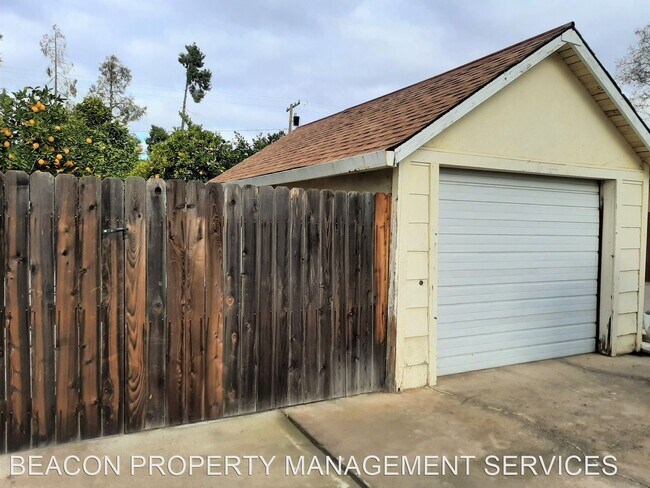 Building Photo - 3 br, 1 bath House - 333 E MAPLE STREET