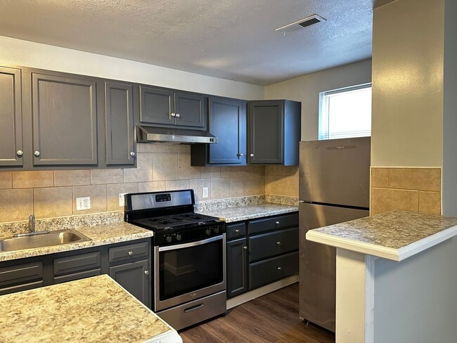 Foto del edificio - 4632 Hillside Rd SE