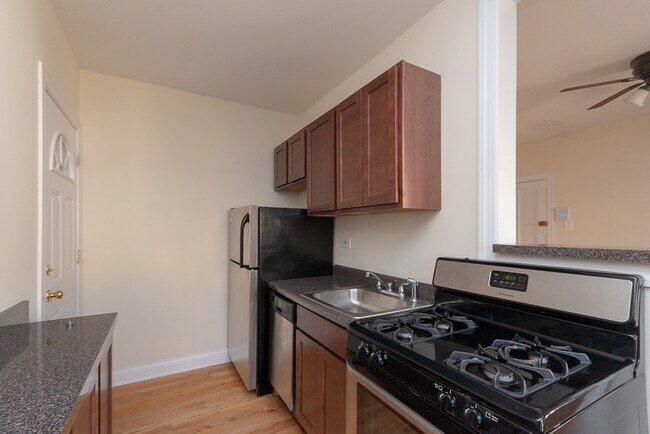 Building Photo - 2842 Orchard