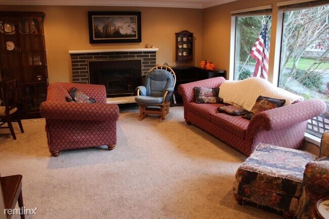 Foto del edificio - 3 br, 2 bath House - 219 219th Pl SW