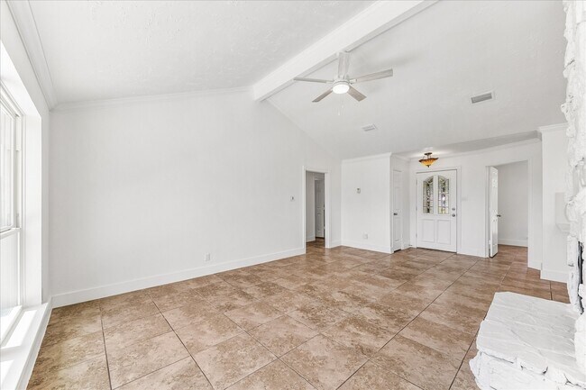 Foto del edificio - 10111 Limewood Ln
