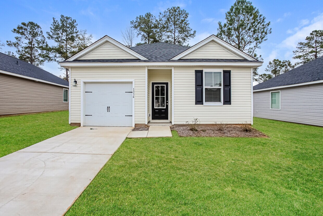 Primary Photo - 1316 Warrens Way