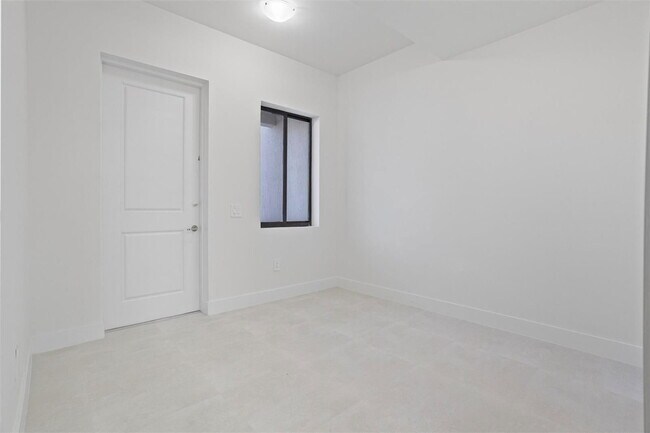 Foto del edificio - Southwest 344th Terrace, Homestead, FL 33034 - 3 BR 2.5 BA house