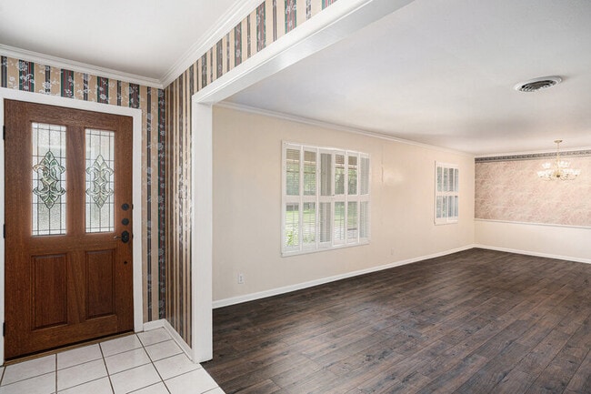 Building Photo - 7527 Quail Run Dr