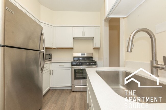 Building Photo - 209 Kedzie St