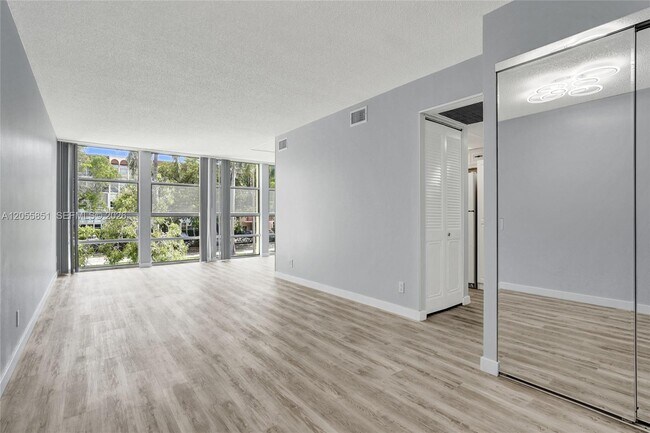 Foto del edificio - 2000 Atlantic Shores Blvd