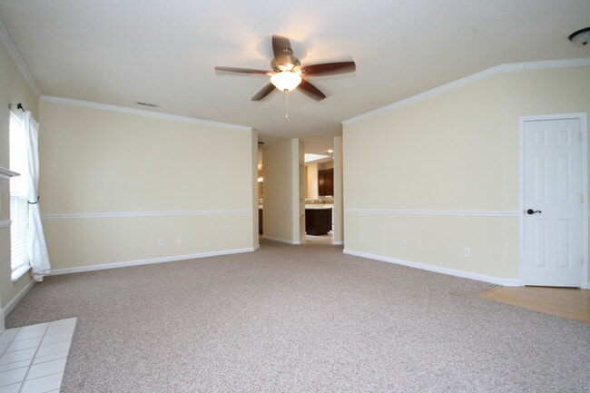 Building Photo - 215 River Oaks Dr