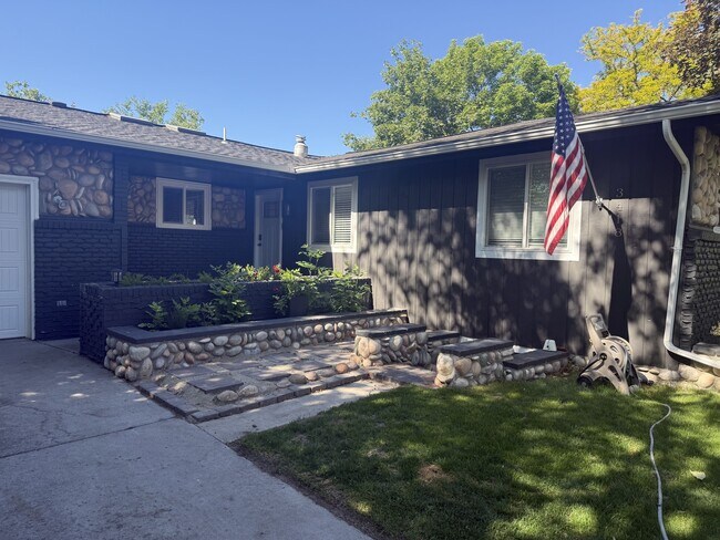 Foto del edificio - 3418 Flagstone Dr