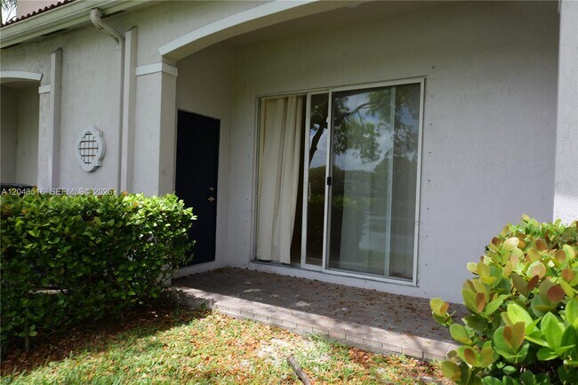 Foto del edificio - 8220 SW 25th Ct