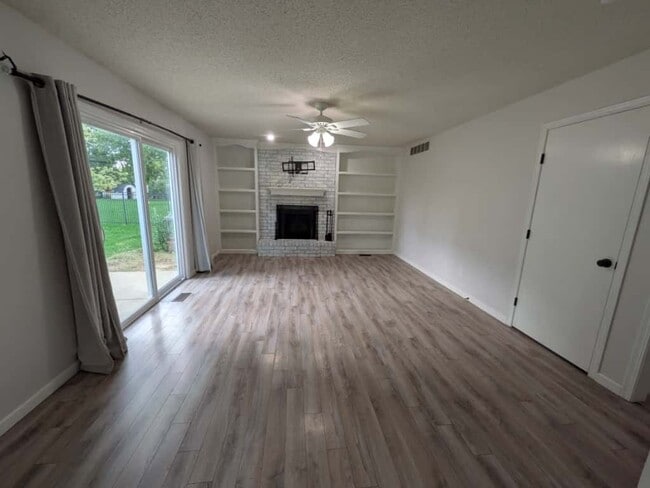 Building Photo - 907 Second Street