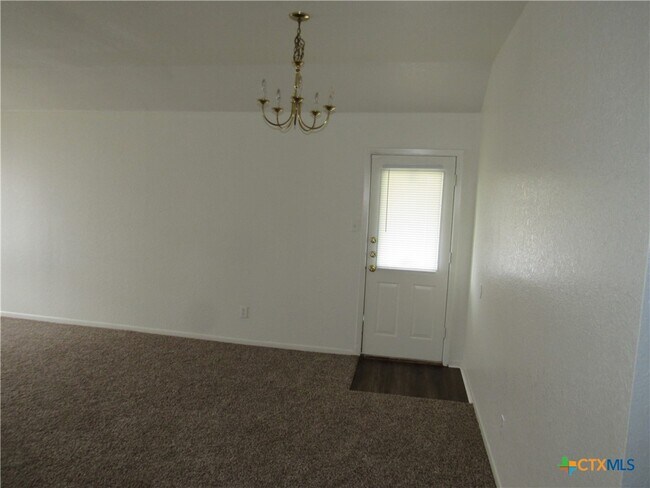 Building Photo - 3903 Hitchrock Dr