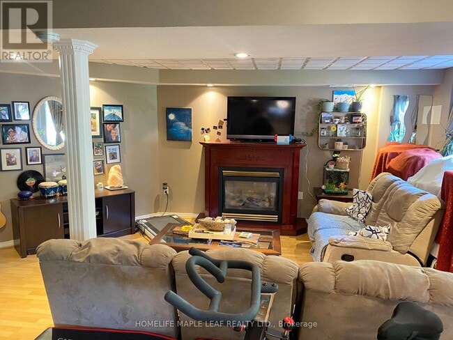 Building Photo - 7266 Sandhurst Dr