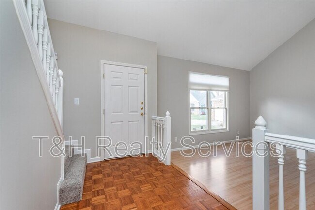 Foto del edificio - 1135 Clairborne Ct