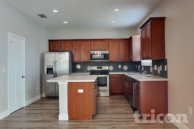Building Photo - 7105 Feather Wood Dr