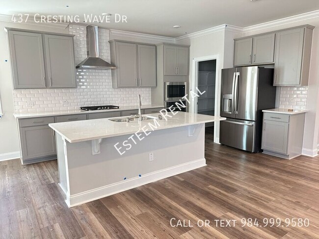 Building Photo - 437 Cresting Wave Dr