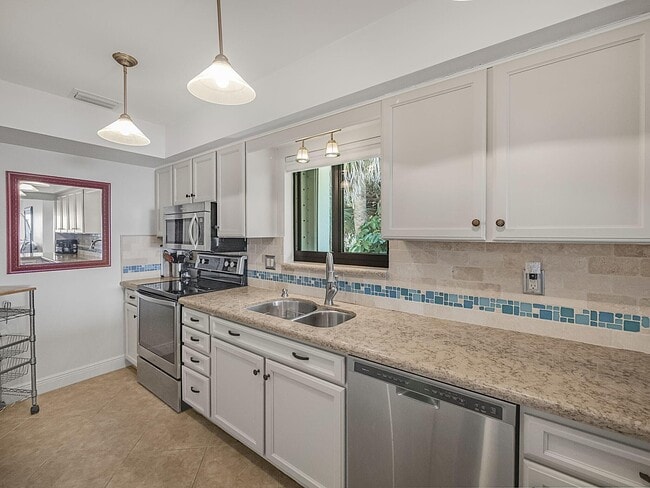 Foto del edificio - 175 SE St Lucie Blvd