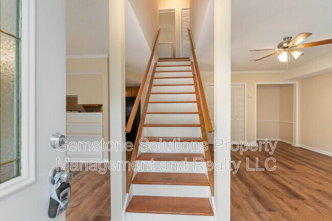 Foto del edificio - 404 Granville Rd