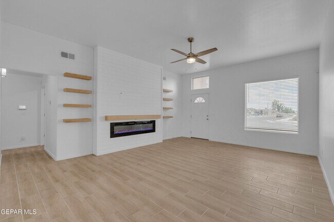 Building Photo - 13095 Emerald Hls Ave