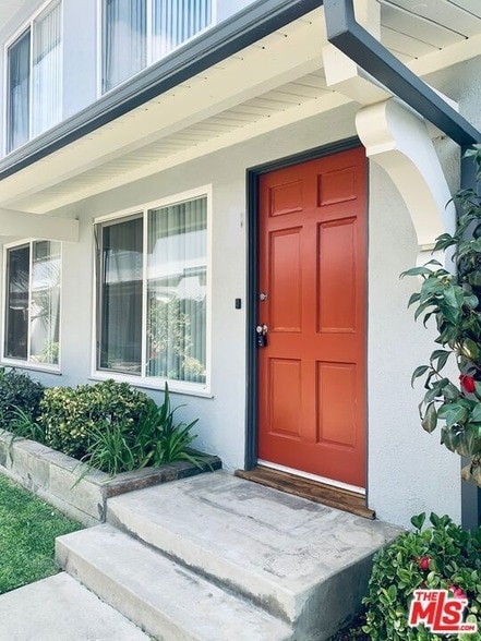 Building Photo - 321 Cameron Pl