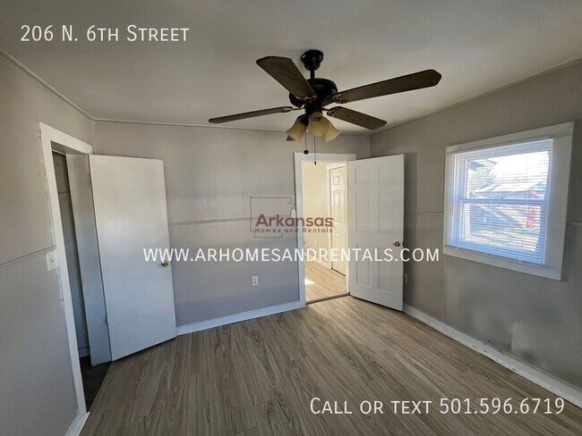 Foto del edificio - 206 N 6th St