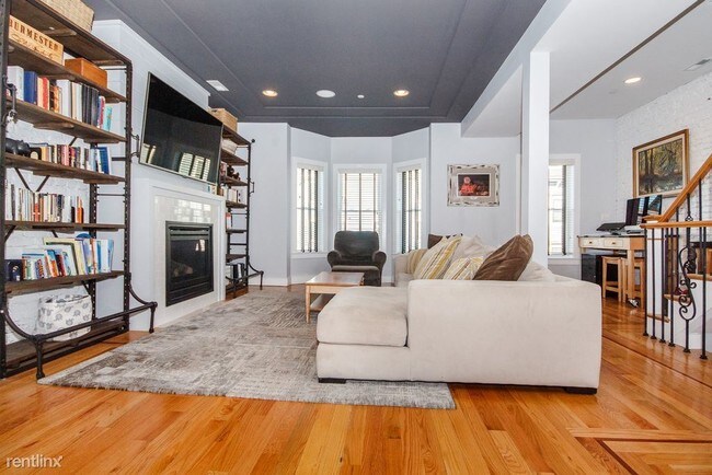 Foto del edificio - 2 br, 2.5 bath Condo - 495 E 4th St # 2