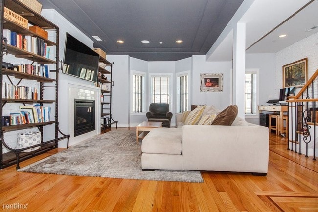 Building Photo - 2 br, 2.5 bath Condo - 495 E 4th St # 2