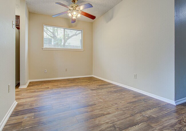 Building Photo - 12824 Tomanet Trl