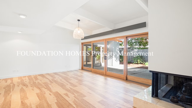 Building Photo - Newly Remodeled Eichler - A/C - 2 Car Gara...