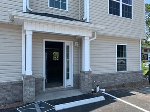 Building Photo - 609 37th Ave N