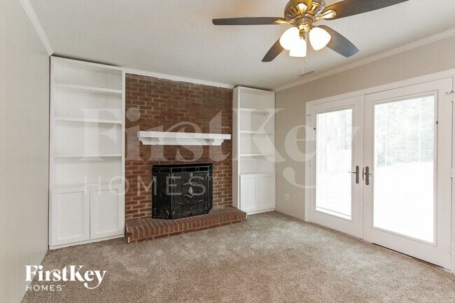 Building Photo - 6814 Elm Forest Dr