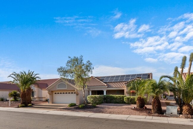 Building Photo - Gorgeous 2 Bed 2 Bath Single Story home in...
