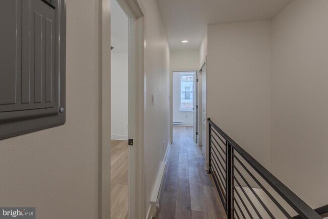 Foto del edificio - 1321 W Somerset St