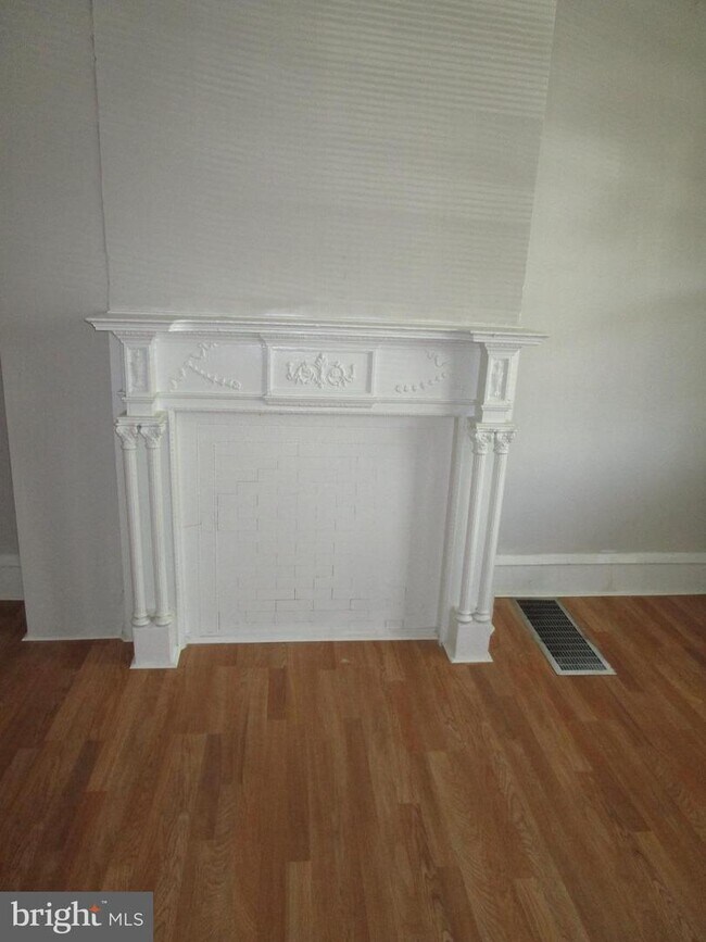 Building Photo - 1308 W Rockland St