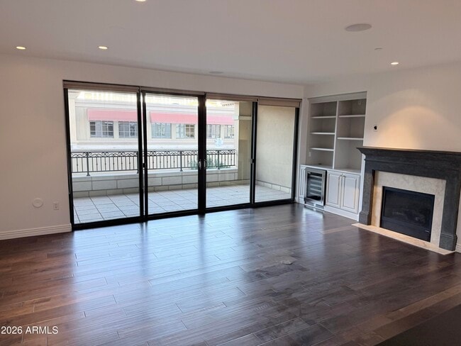 Foto del edificio - 7181 E Camelback Rd