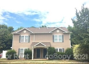Building Photo - 13647 Pinyon Pine Ln