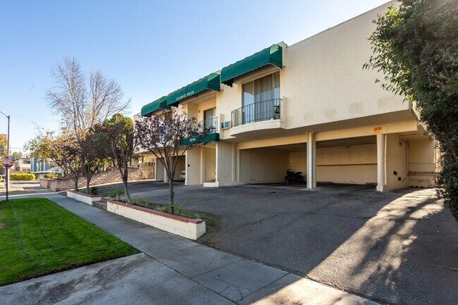 Foto del edificio - 10804 Otsego St