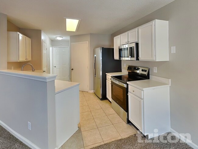 Building Photo - 6750 Kinnerton Dr