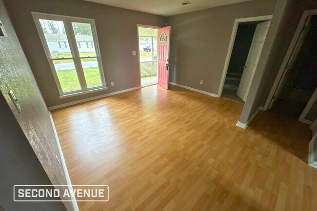 Foto del edificio - 1005 Jennifer Dr