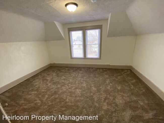 Building Photo - 3 br, 2 bath House - 4822 W 6th St