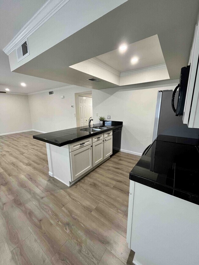 Foto del edificio - 8542 E Belleview St