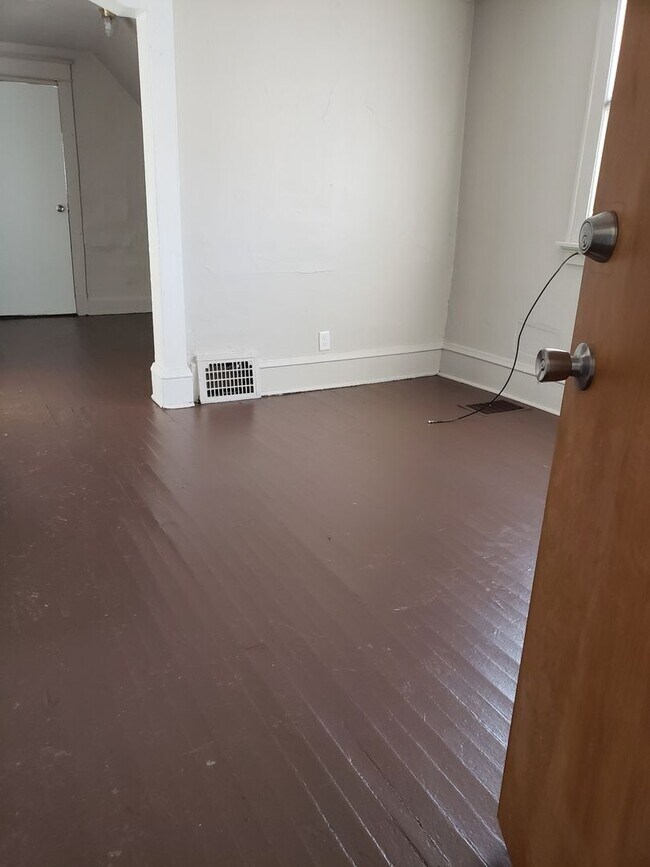 Building Photo - 2432 W Concordia Ave