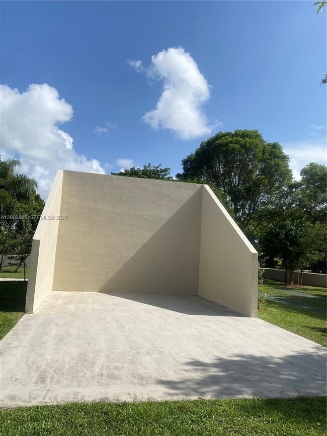 Foto del edificio - 514 Gardens Dr